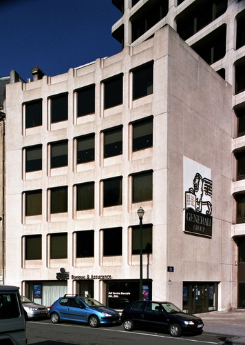 Louizalaan 521-525, gebouw aan halfcirkelvormig plein voor Terkamerenbos (foto 2005).