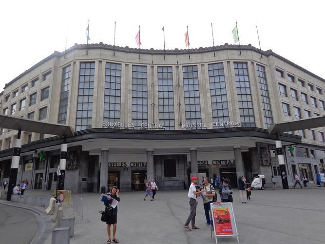 Gare Central, côté Carrefour de l'Europe, 2015