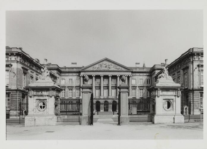 rue de la Loi 8-10. Palais de la Nation (photo 1991).