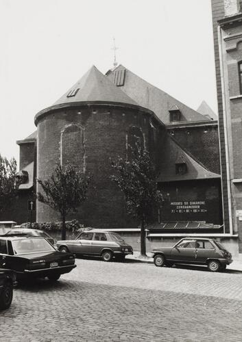 Rue des Minimes 62. Église Saints-Jean-et-Etienne aux Minimes, façade du chœur depuis la rue E. Allard (photo 1980).