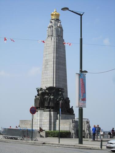Poelaertplein, monument voor de Belgische infanterie, 2015