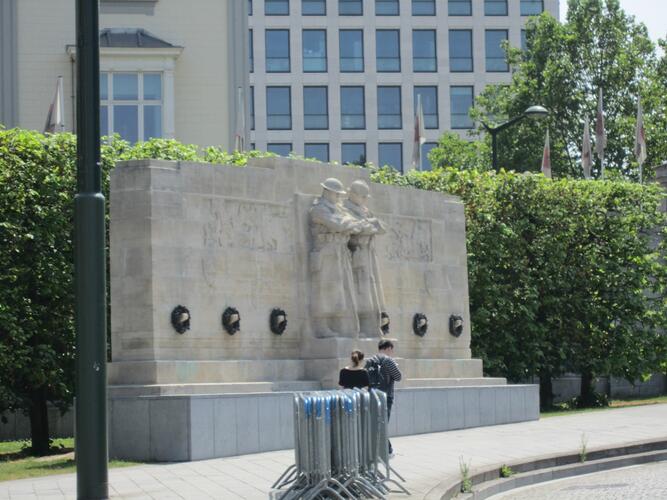 Rue de la Régence, Monument aux Soldats Britanniques , 2015