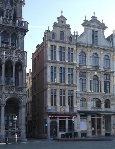Grand-Place 28, angle rue des Harengs, Aux Armes de Brabant, 2022