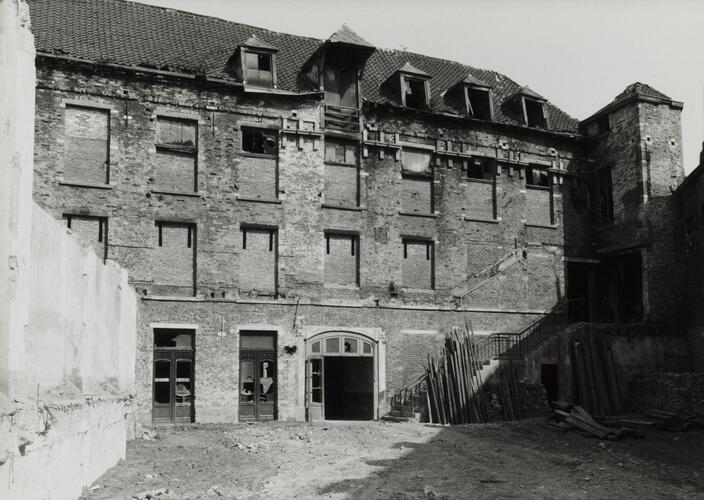 rue des Riches Claires 23. Ancien Couvent des Riches Claires. Brasserie et boulangerie, avant transformation du bâtiment (photo 1981).