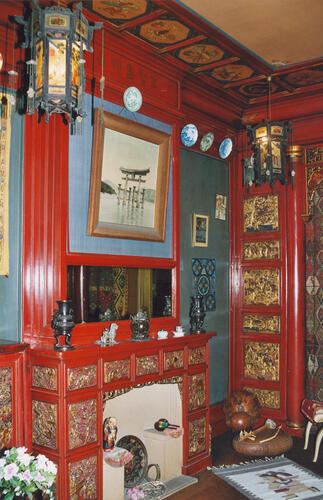 Ambiorixsquare 11, eerste verdieping, Chinese salon, schouw (foto 2003).