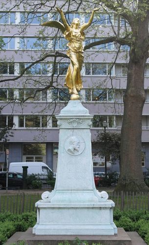 Monument Juliaan Dillens, 2013