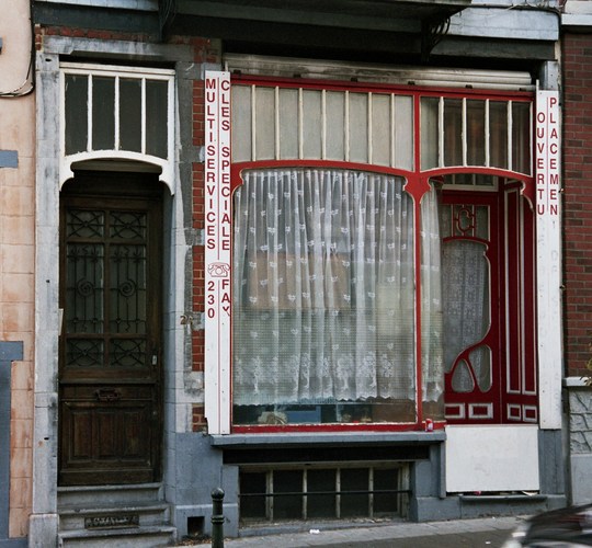 Grevelingenstraat 2a, winkelpui in art nouveau, 2007