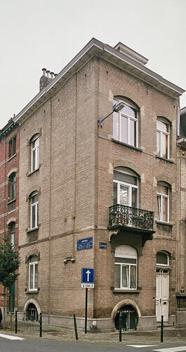 Rue Hobbema 55 (photo 2009).