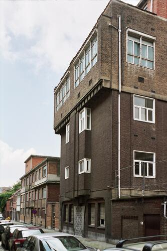 Rue Boduognat côté pair, annexes de l’ancien Institut chirurgical de Bruxelles (photo 2008).