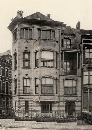 Avenue Palmerston 3 et rue Boduognat 14, avant transformation (REHME, W., 1902, pl. 60).