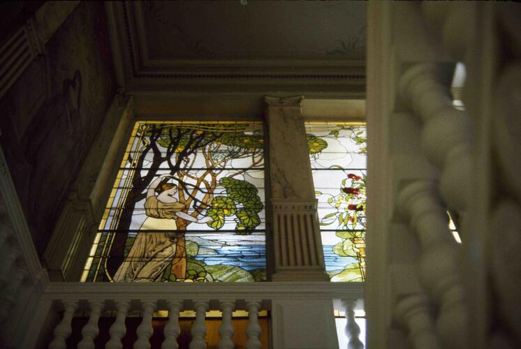 Avenue Palmerston 20, vue du vitrail de l’escalier d’honneur (© V. Heymans, 1994).