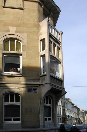 Rue Philippe le Bon 70, détail de l’angle (photo 2006).