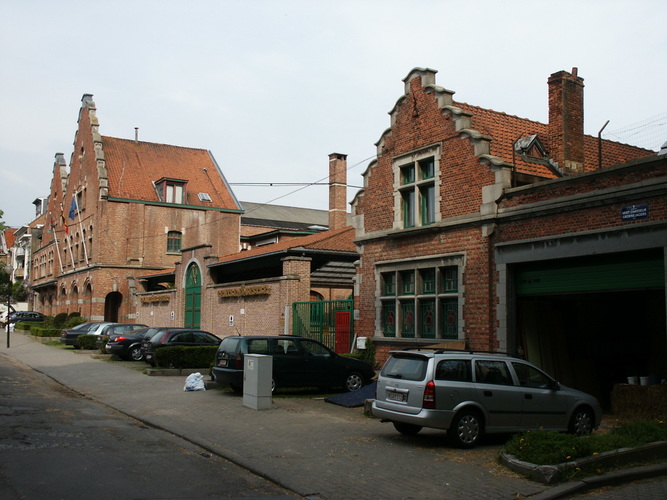 Champ du Vert Chasseur 19-20, Royal Étrier belge, façade principale, ailes D, E (avant-plan) et F,G (arrière-plan), 2006