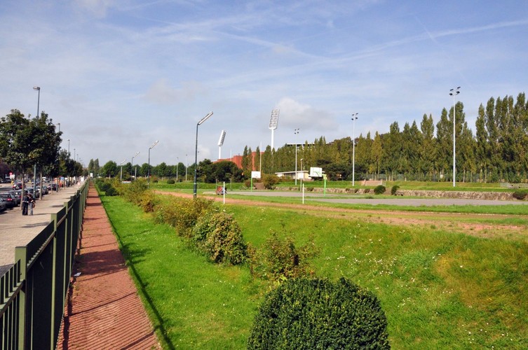 Avenue de Marathon, stade Victor Boin, vue depuis le sud-ouest, ARCHistory / APEB, 2011