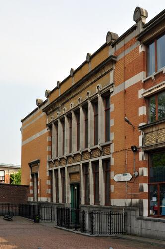 Avenue de Roodebeek 59-61, dans la cour, façade de l’ancienne école des filles (photo 2011).