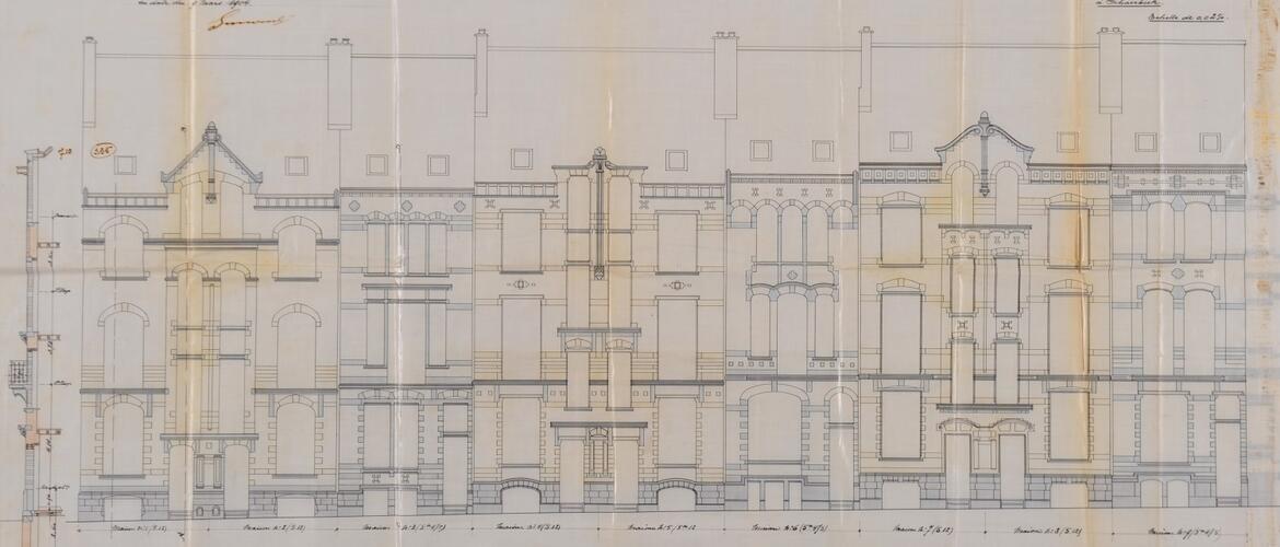 Rue Camille Simoens 8 à 24, <a href='/fr/glossary/183' class='info'>élévations<span>Dessin à l'échelle d'une des faces verticales d’un édifice. Par extension, façade d'un bâtiment ou ensemble de ses façades.</span></a> prévues, ACS/Urb. 31-8-38 (1904).