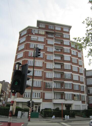 Lambermontlaan 22, links, op de hoek met de Max Roosstraat, 2011