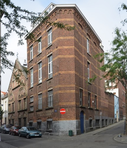 Josaphatstraat 33 en Philomènestraat 37 tot 43, voormalig klooster en Instituut van de Orde van Onze-Lieve-Vrouw-van Zeven-Smarten (foto 2014).