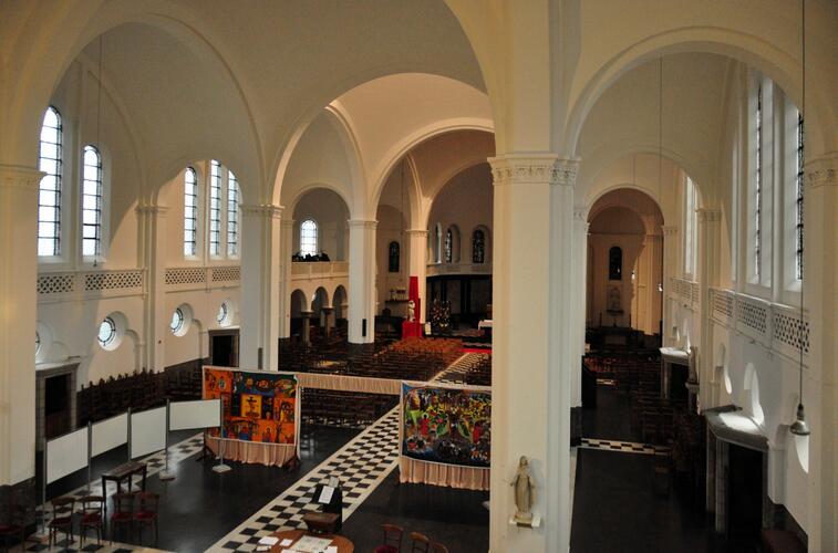 Rogierlaan 350a, Sint-Theresia van Avilakerk, zicht naar het koor (foto 2011).