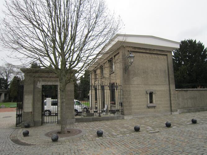 Henri Choméstraat, Toegangspaviljoen van de begraafplaats van Sint-Joost-ten-Noode, 2015