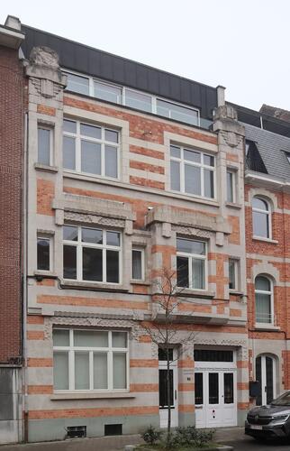 Rue Baron de Castro 33-35, maison personelle de l'architecte Armand de Saulnier, 2025