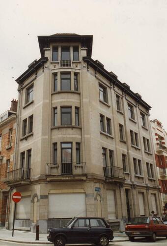 Rue Commandant Ponthier 97 au coin de la rue Aviateur Thieffry, 1994