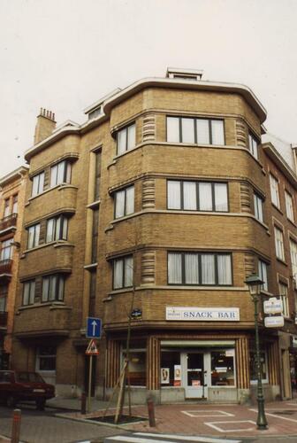 Rue Joseph Buedts 1 et 3, au coin de la chaussée de Wavre, 1994