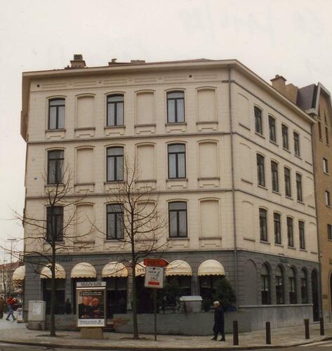 Place Jourdan 70, façade côté avenue de Maelbeek (photo 1994).
