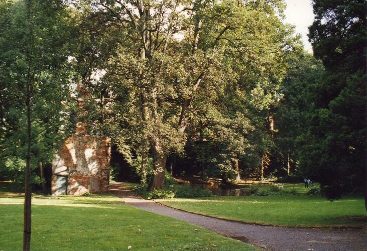 Waversesteenweg 508. Algemeen zicht in het park (foto 1994).