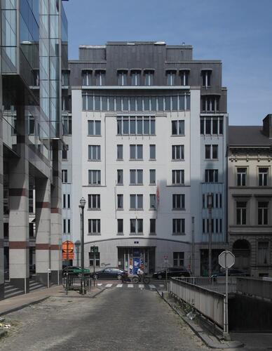 RSZPPO-gebouw, gevel in de Wetstraat, 2022