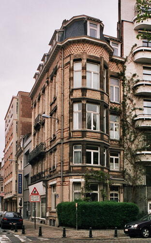 Place Leemans 4 – 160 rue Américaine, 2005