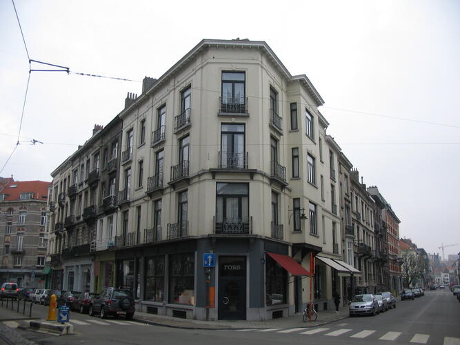 Rue de l’Aqueduc 56-58 et rue du Tabellion 12-14 et 16-18, vue de l’ensemble, 2006