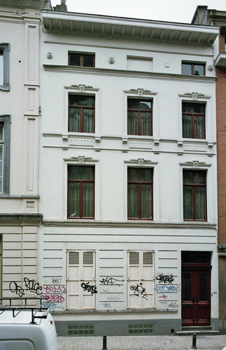 Rue de l’Arbre Bénit 85, 2009