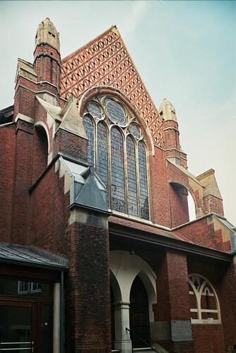 Kapitein Crespelstraat 29, [i]Church of the Holy Trinity[/i] (foto 2009).