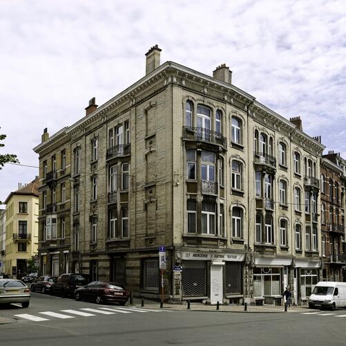 Rue du Couloir 1 - rue de Vergnies 2, 4 et 6, (Françoise Waltéry © MRBC - MBHG), 2011
