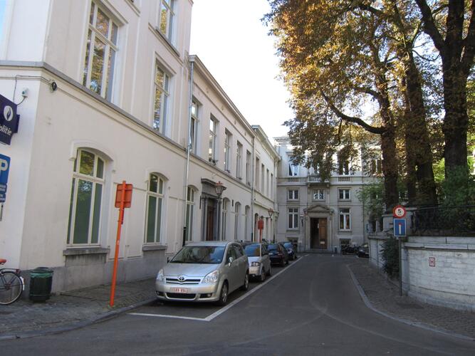 Maison communale d’Ixelles, aile rue du Collège, abritant notamment le commissariat de police (photo 2011).