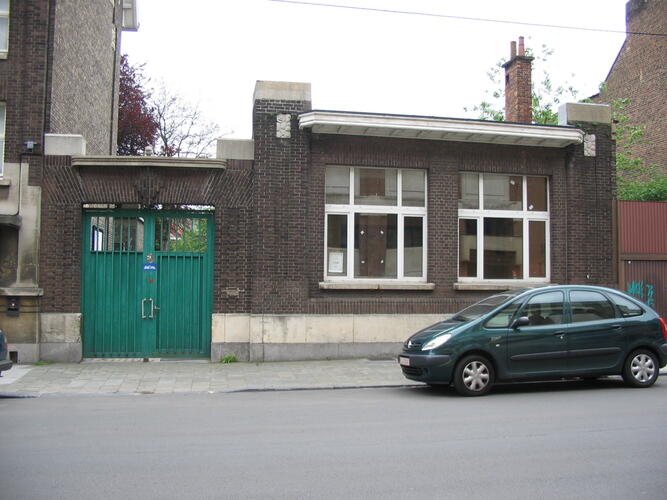 Rue Joseph Stallaert 12, ancienne salle de théâtre (photo 2007).