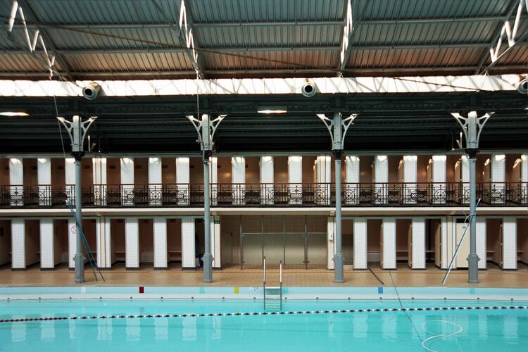Piscine communale d'Ixelles, bassin de natation (photo 2007).