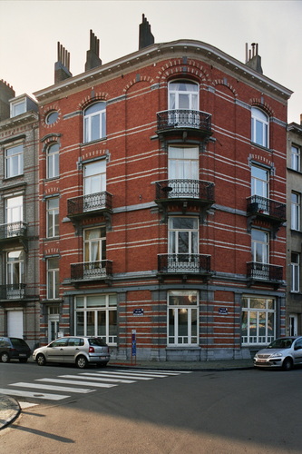 Rue Léon Jouret 1, façade vers la rue Renier Chalon, 2007