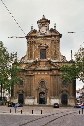 Façade principale de l’église de la Sainte-Trinité, 2007