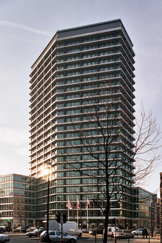 La Tour Generali vue depuis l'avenue Louise, 2005