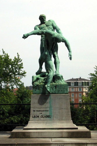 La mort d'Ompdrailles, le tombeau des lutteurs (1892), sculpteur Charles VAN DER STAPPEN, 2006