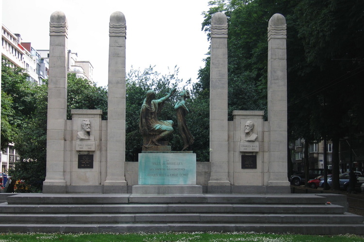 Monument voor de burgemeesters Charles Buls en Émile Demot (1928), beeldhouwer Victor ROUSSEAU, arch. Joseph VAN NECK, 2006