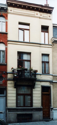 Rue d'Albanie 34, 2003