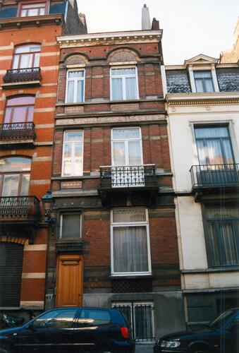 Rue d'Albanie 67, 2002