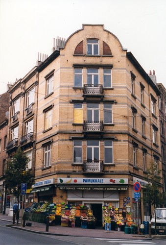 Alsembergsesteenweg 31, 29 en 27 en Jean Robiestraat 2, 1999