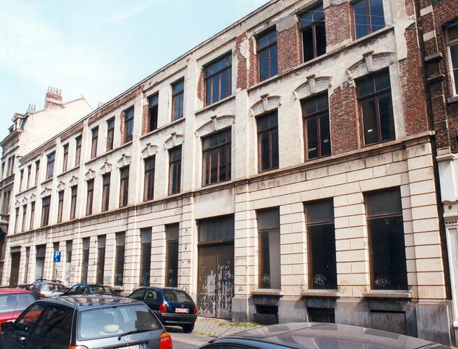 Amazonestraat 45 tot 35, vml. paardenstallen en koetshuis van de Brusselse trammaatschappij, 1998