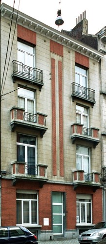 Rue Antoine Bréart 112 (photo 2004).