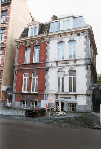 Avenue Clémentine 37, 35, 1998