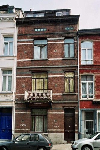 Rue de la Croix de Pierre 26, 2004
